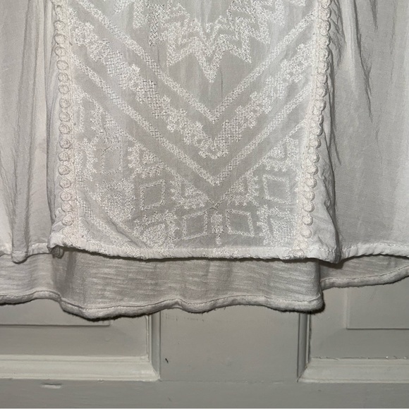 Light Cream Button Sleeve Hi-Lo Blouse w/ Crochet Detail - Picture 7 of 9